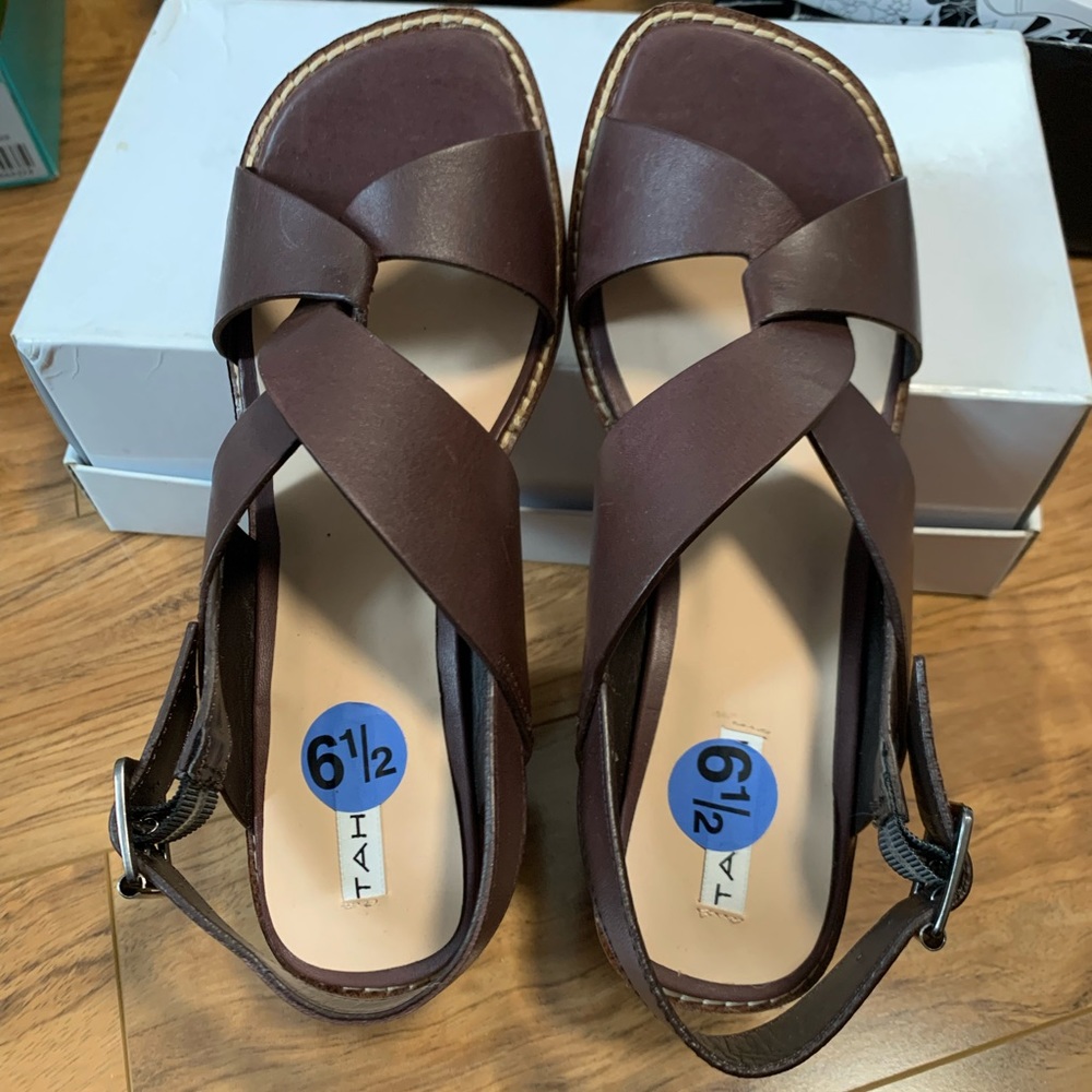 Tahari Nikola Dark Brown Size 6 and 1/2